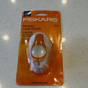 Fiskars Medium Lever Punch - Orange and White